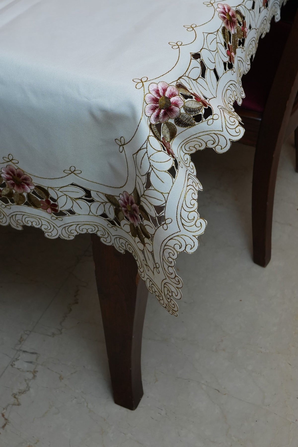 Maroon & Pink Floral Embroidered Cutwork White Table Sheet (6 Seater)