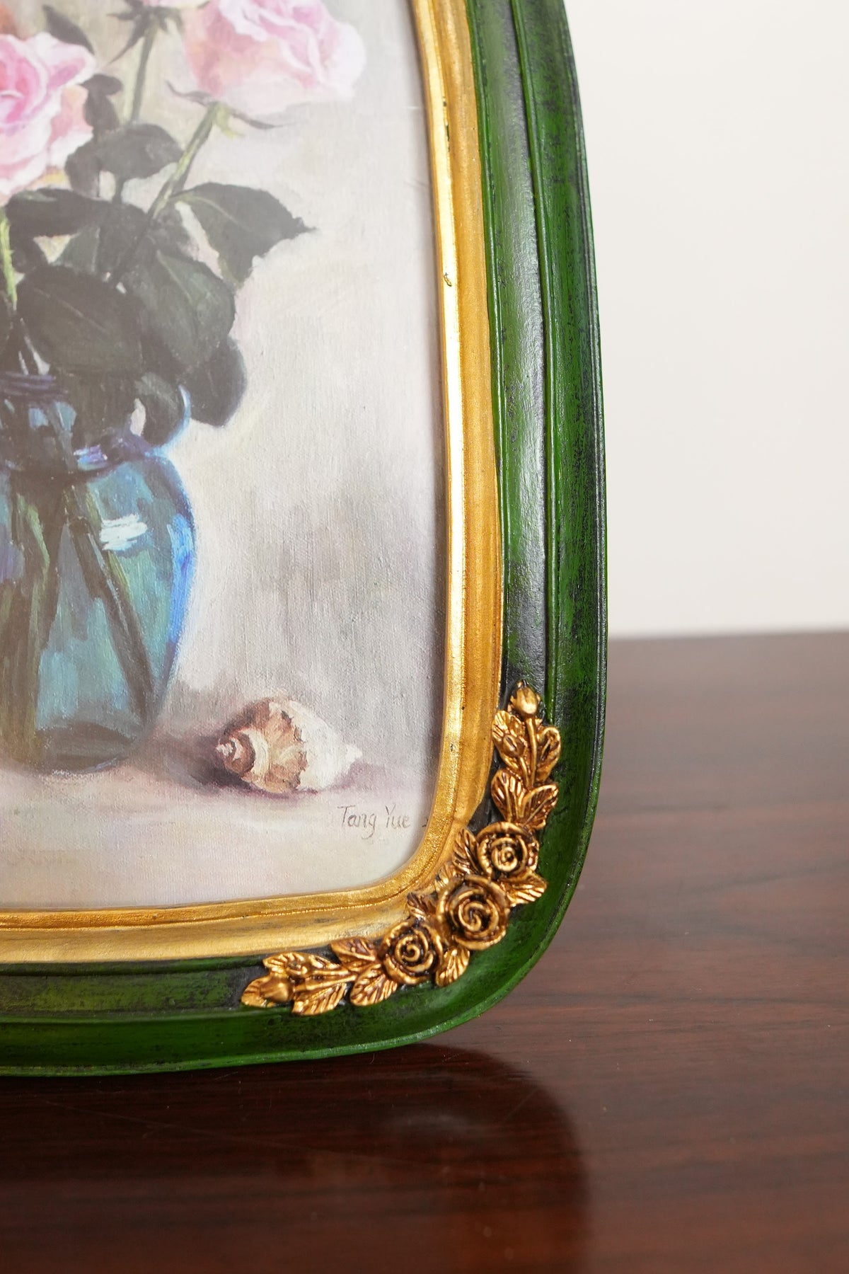 Grand Emerald Green Arched Photo Frame with Gold Rosettes