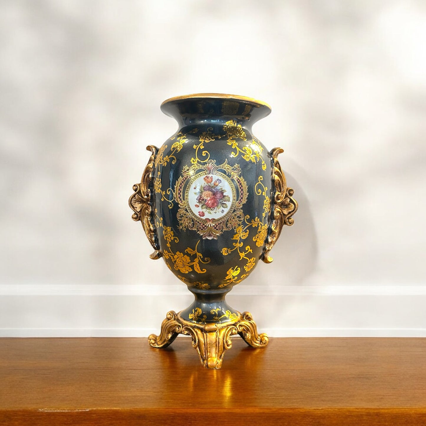 Rococo Style Porcelain Decorative Vase