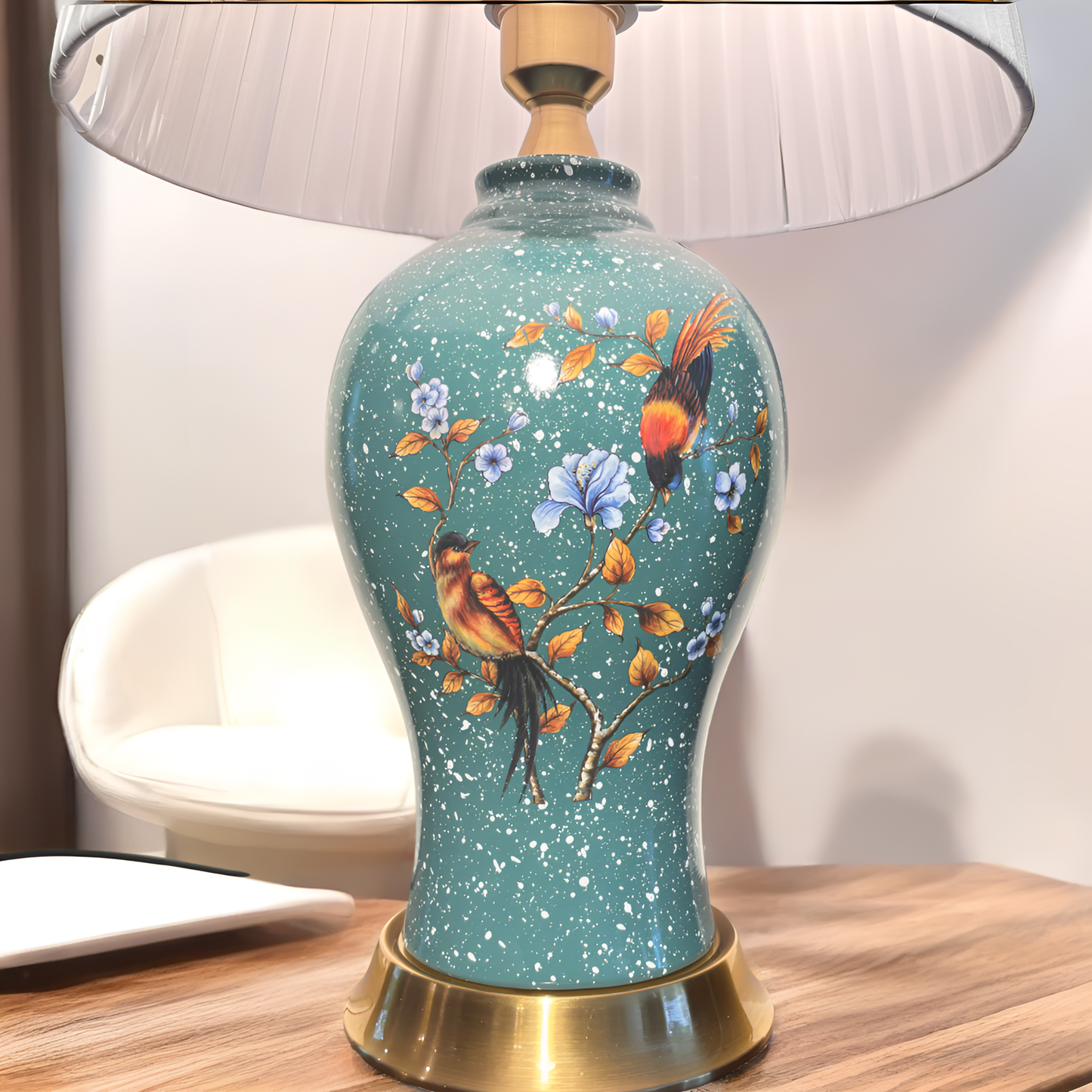 Elegant Floral & Bird Motif Lamp – Vintage Home Décor