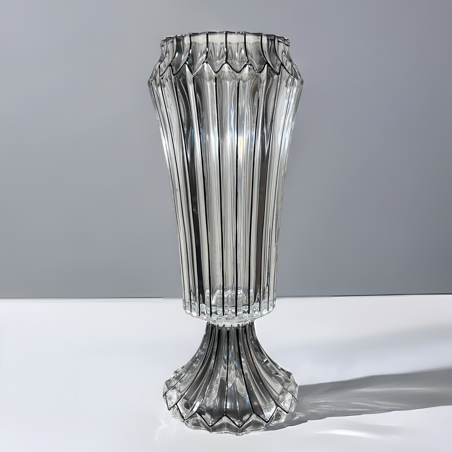 Luxury Crystal Vase on Pedestal (Medium)