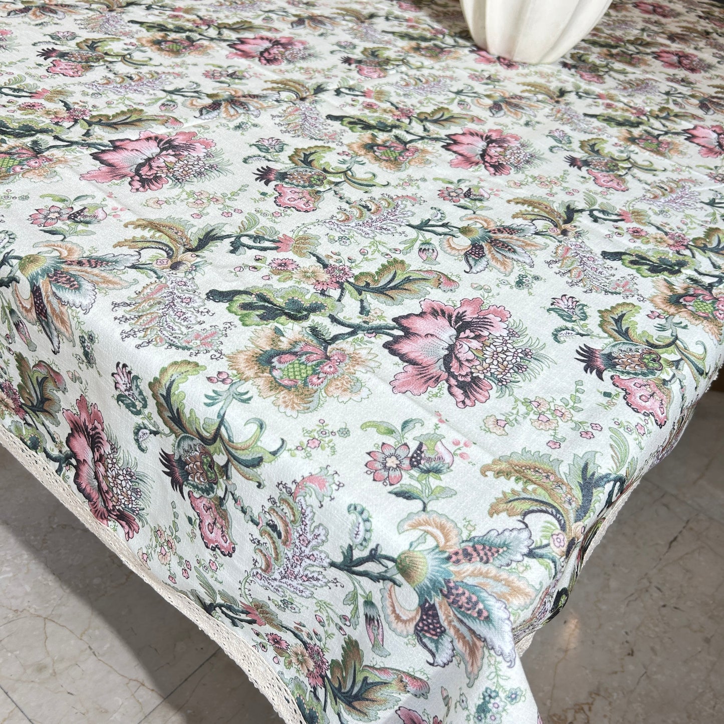 Vintage Bloom Lace-Trimmed Table Cover