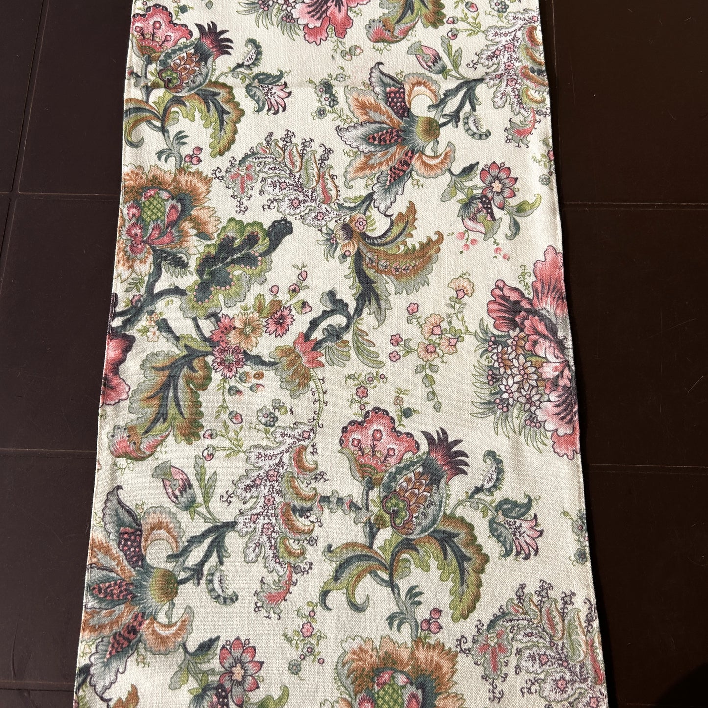 Vintage Bloom Floral Table Runner with Tassel (6 seater)