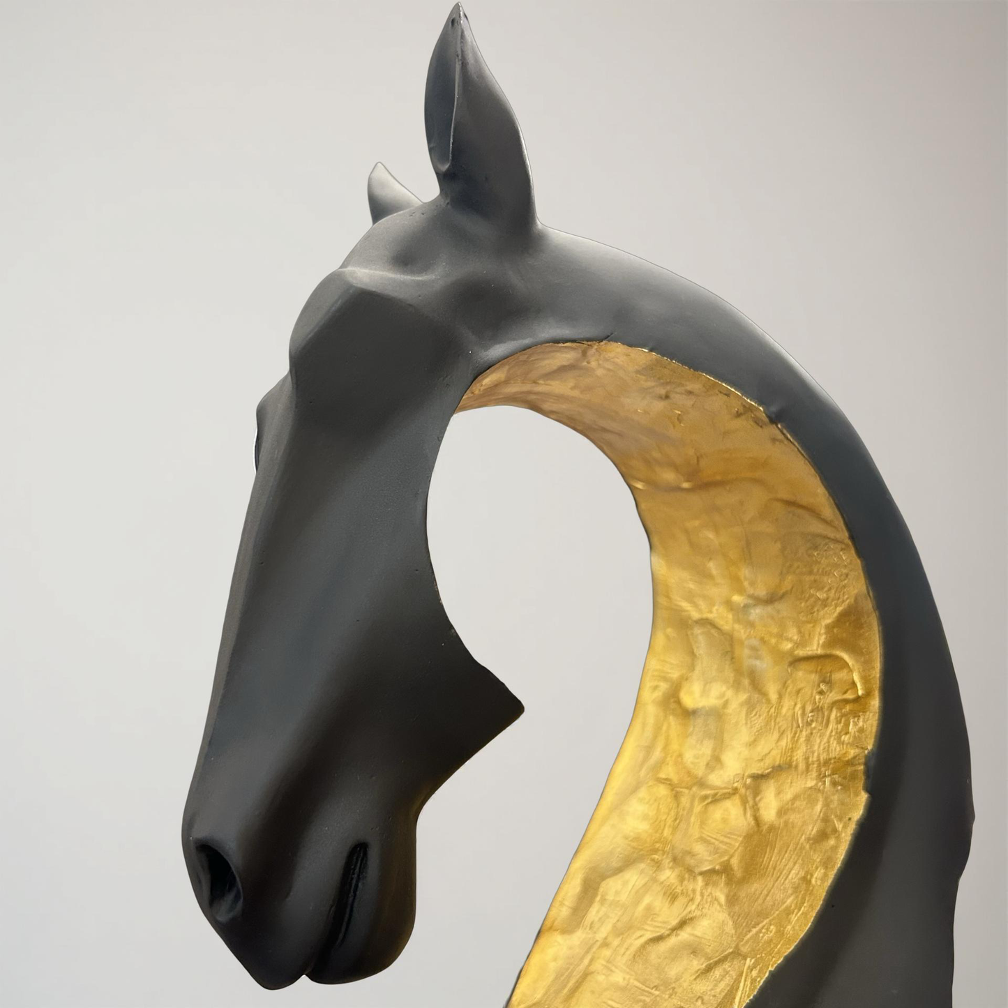 Luxury Black & Gold Horse Head Showpiece – Elegant Modern Figurine