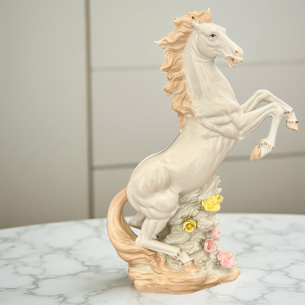 Majestic Rearing Horse Figurine – Elegant Handcrafted Decorative Showpiece