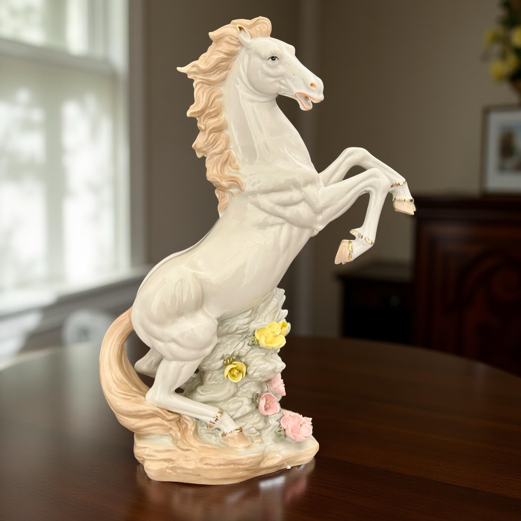 Majestic Rearing Horse Figurine – Elegant Handcrafted Decorative Showpiece