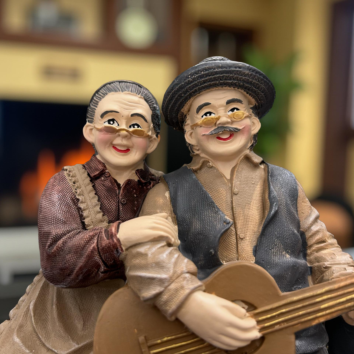 Elderly Couple Figurine – Musical Love Figurine with Guitar