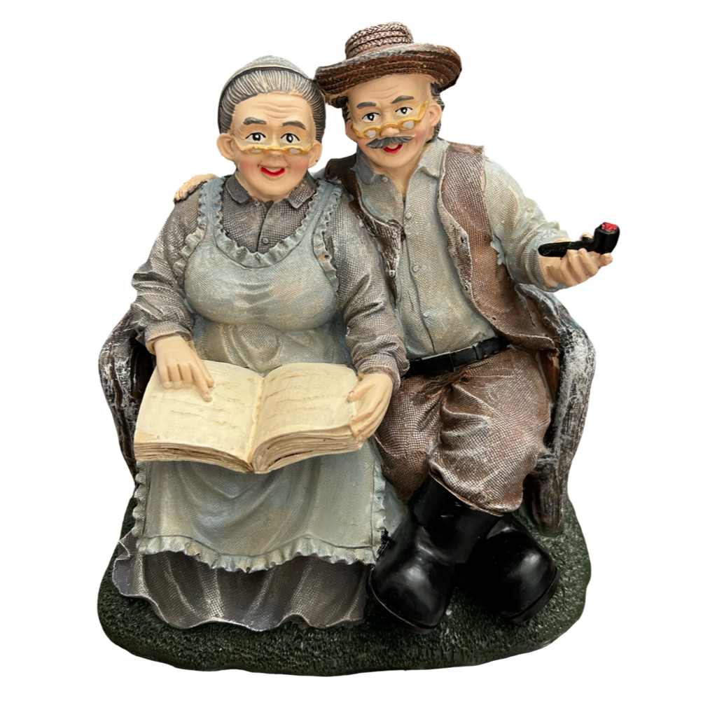 Elderly Couple Figurine – Vintage Resin Statue of Grandpa and Grandma Reading Together