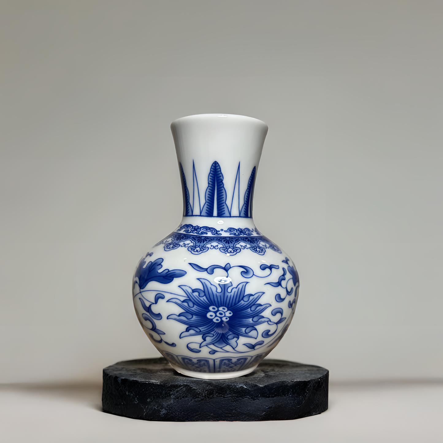 Oriental Elegance : Meiping Decoration Article (Small)
