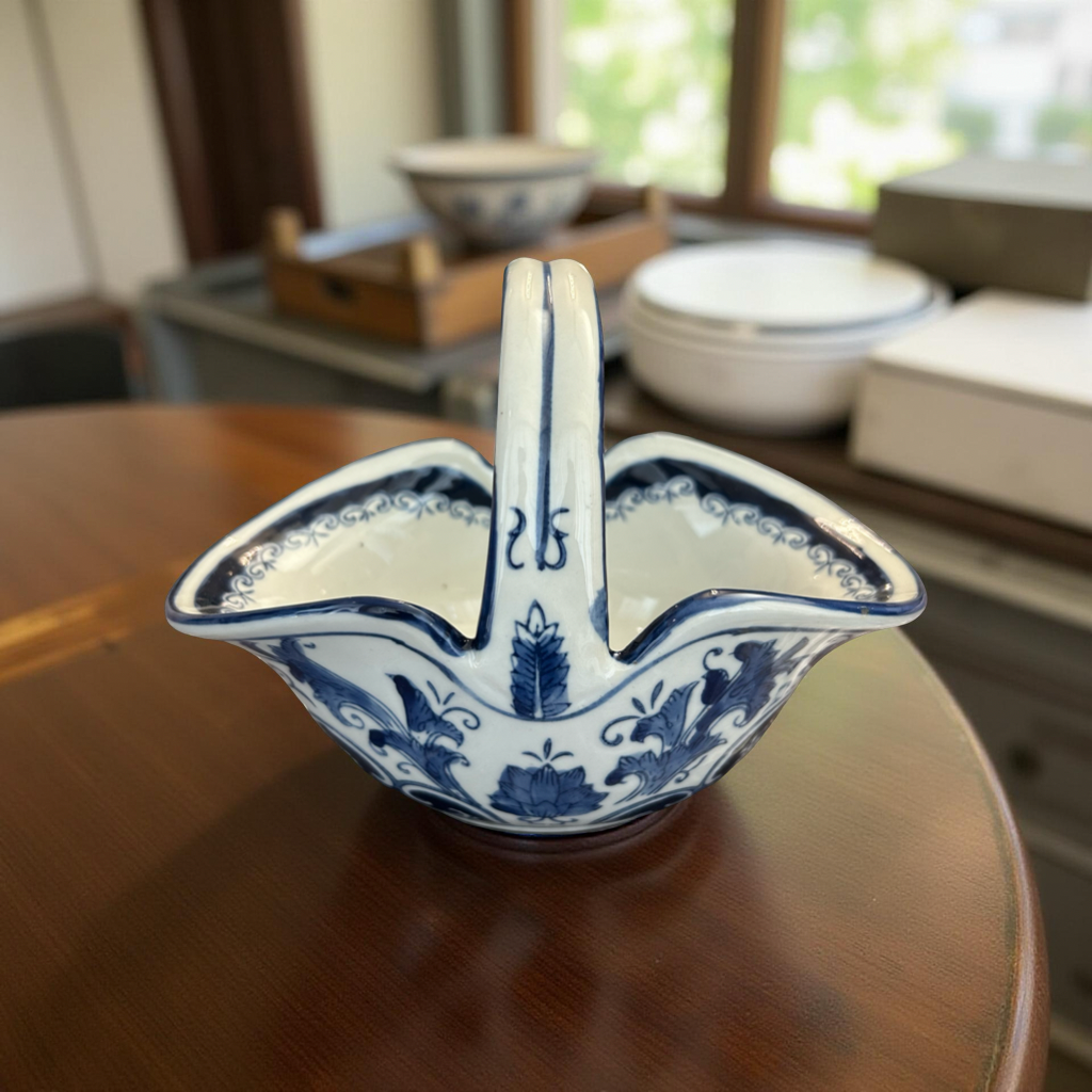 Elegant Blue & White Ceramic Basket Bowl with Handle – Decorative Home Accent