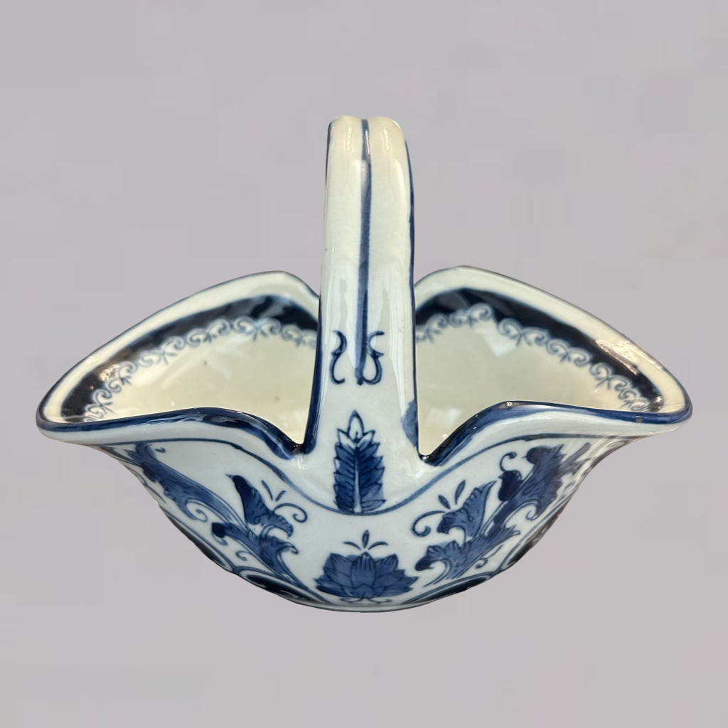 Elegant Blue & White Ceramic Basket Bowl with Handle – Decorative Home Accent