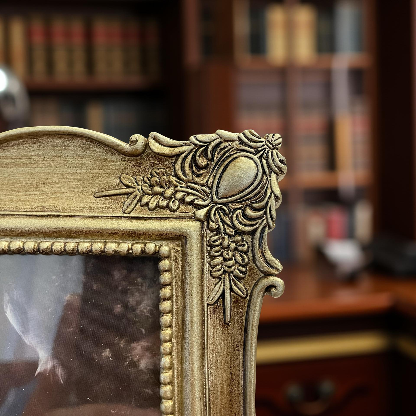 Elegant Tabletop Photo Frame