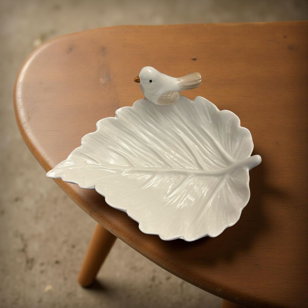 Elegant Ceramic Leaf Pattern Dish with Bird Accents