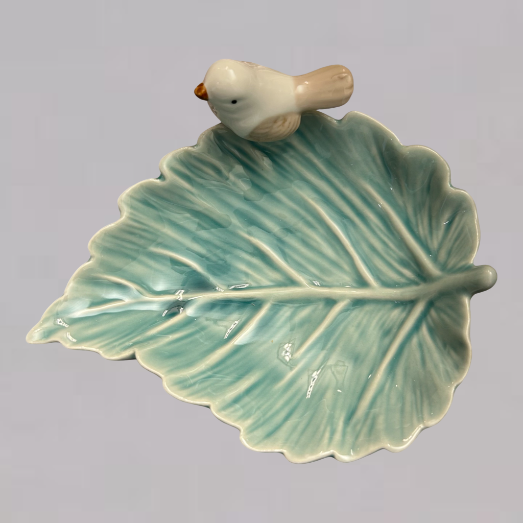 Elegant Ceramic Leaf Pattern Dish with Bird Accents