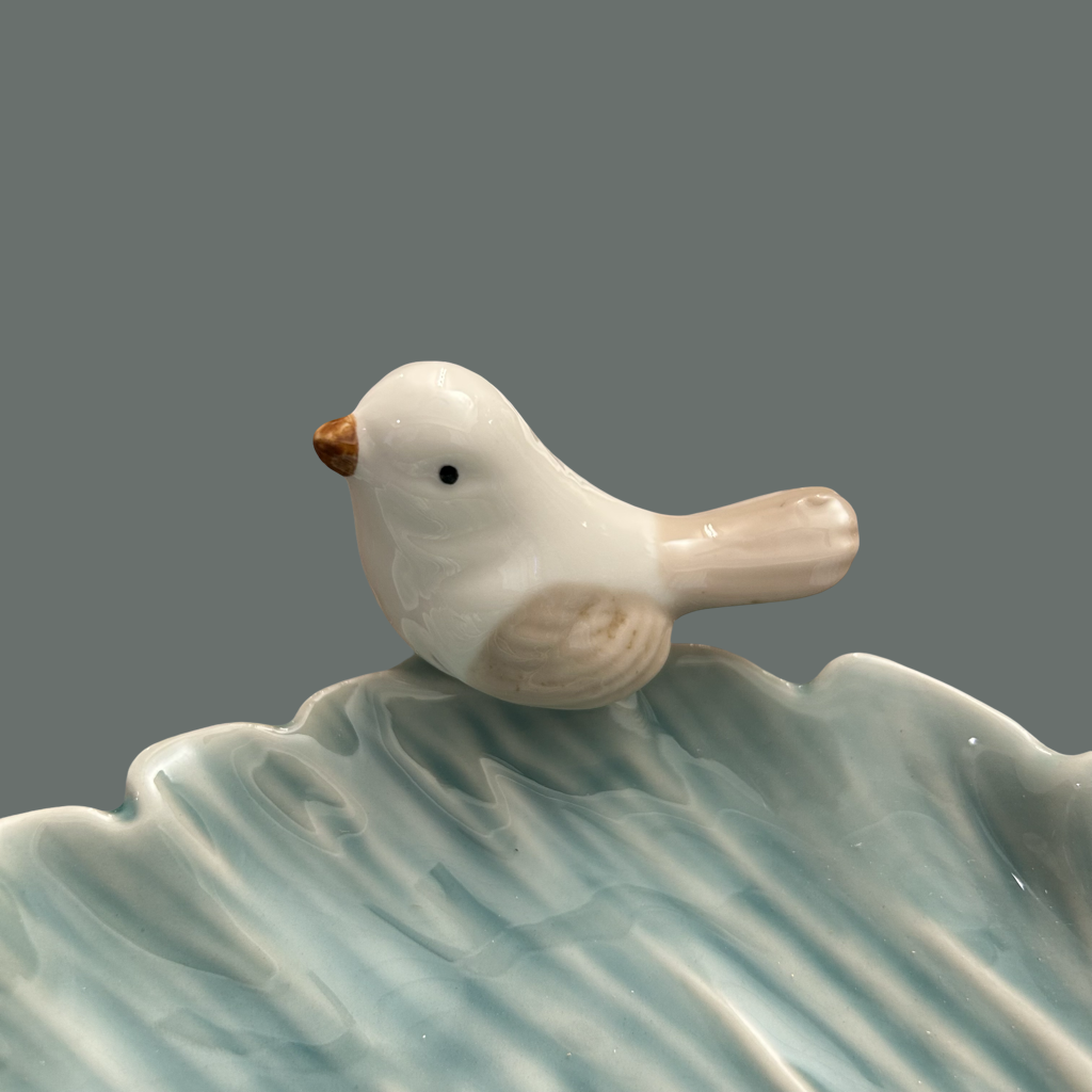 Elegant Ceramic Leaf Pattern Dish with Bird Accents