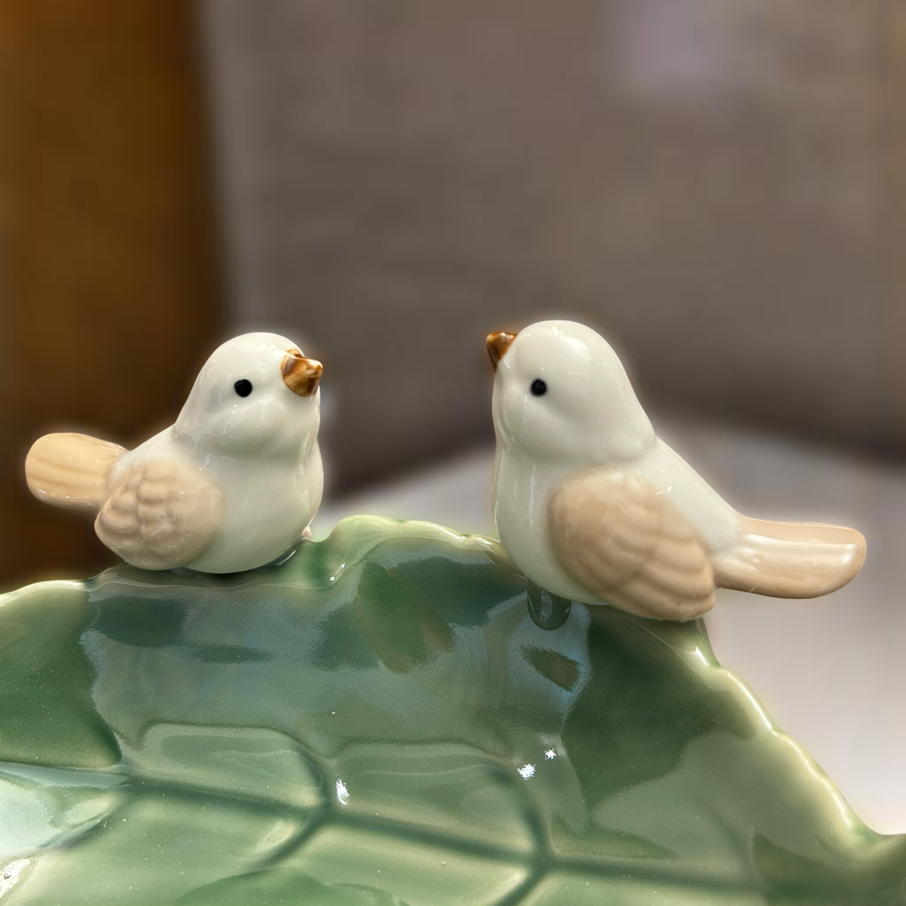 Elegant Ceramic Leaf Pattern Dish with Bird Accents