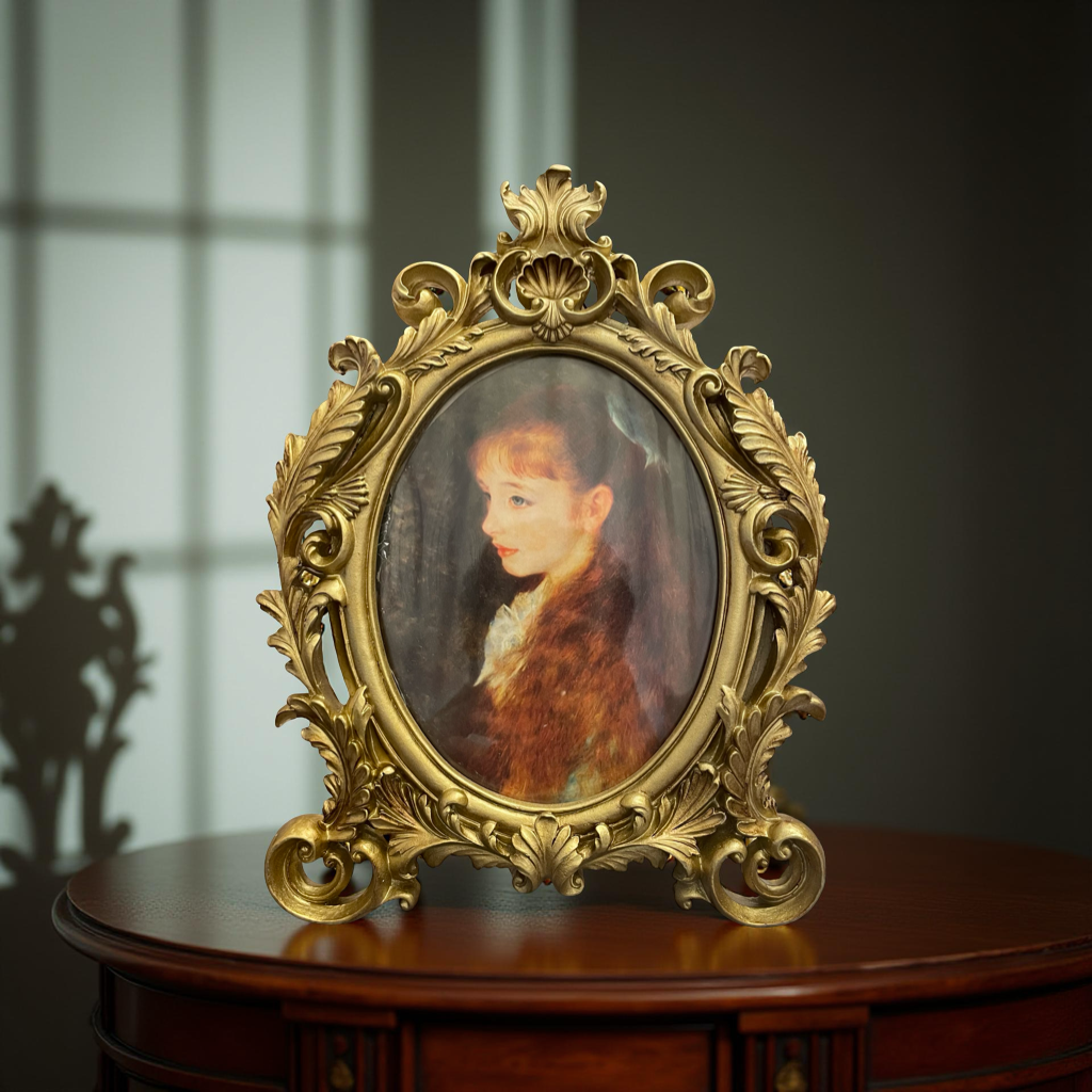 Elegant Tabletop Photo Frame