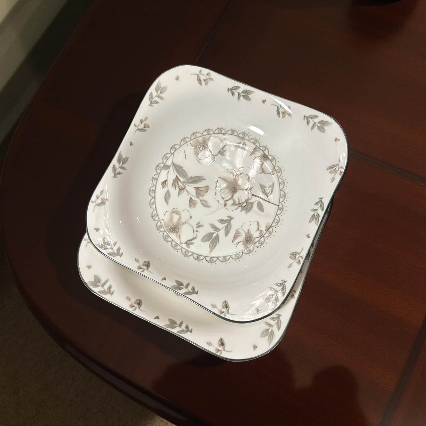 Square Ceramic Plates with Subtle Floral Motif Set of 2(M)