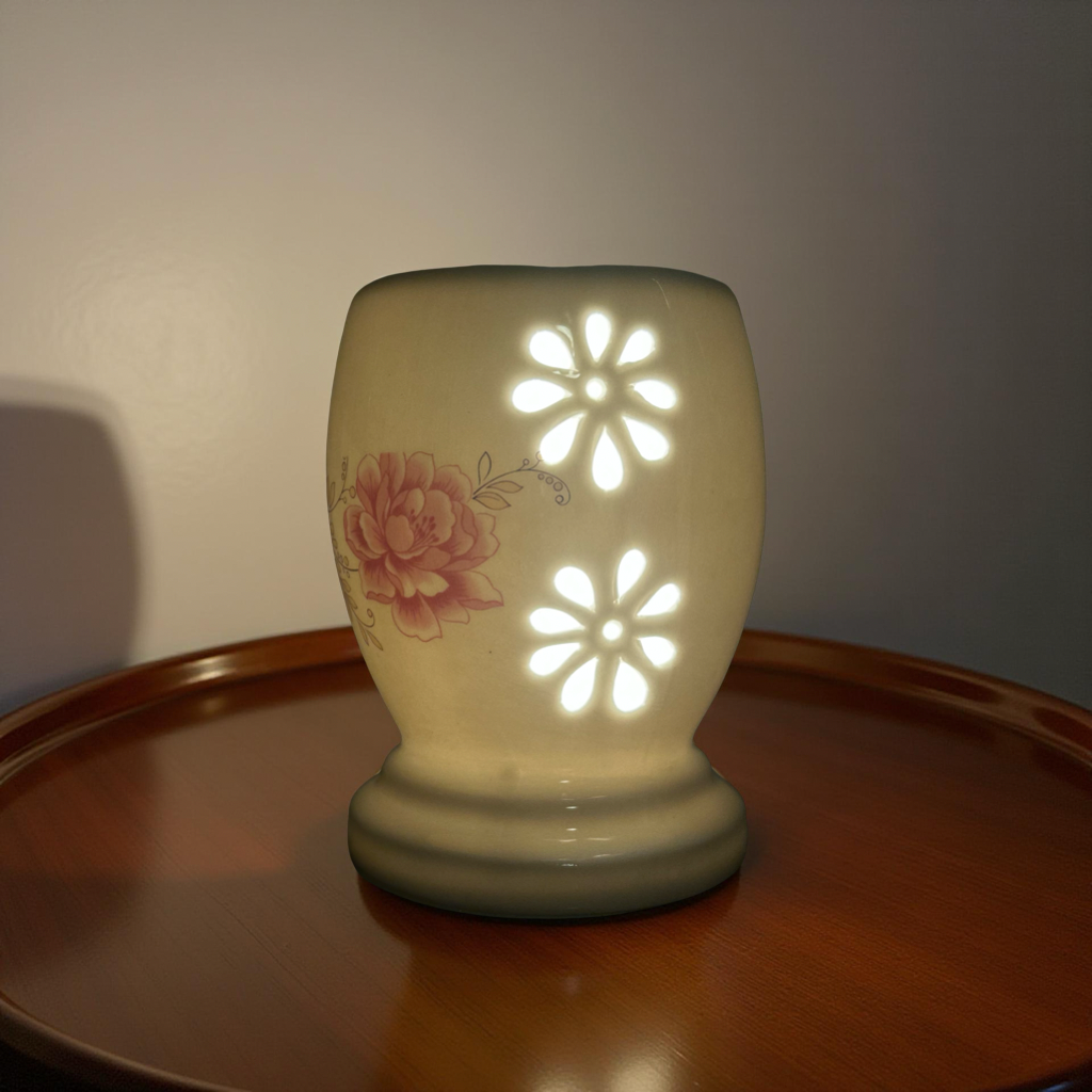 Elegant Ceramic Flower Cut Design Oil Diffuser Lamp