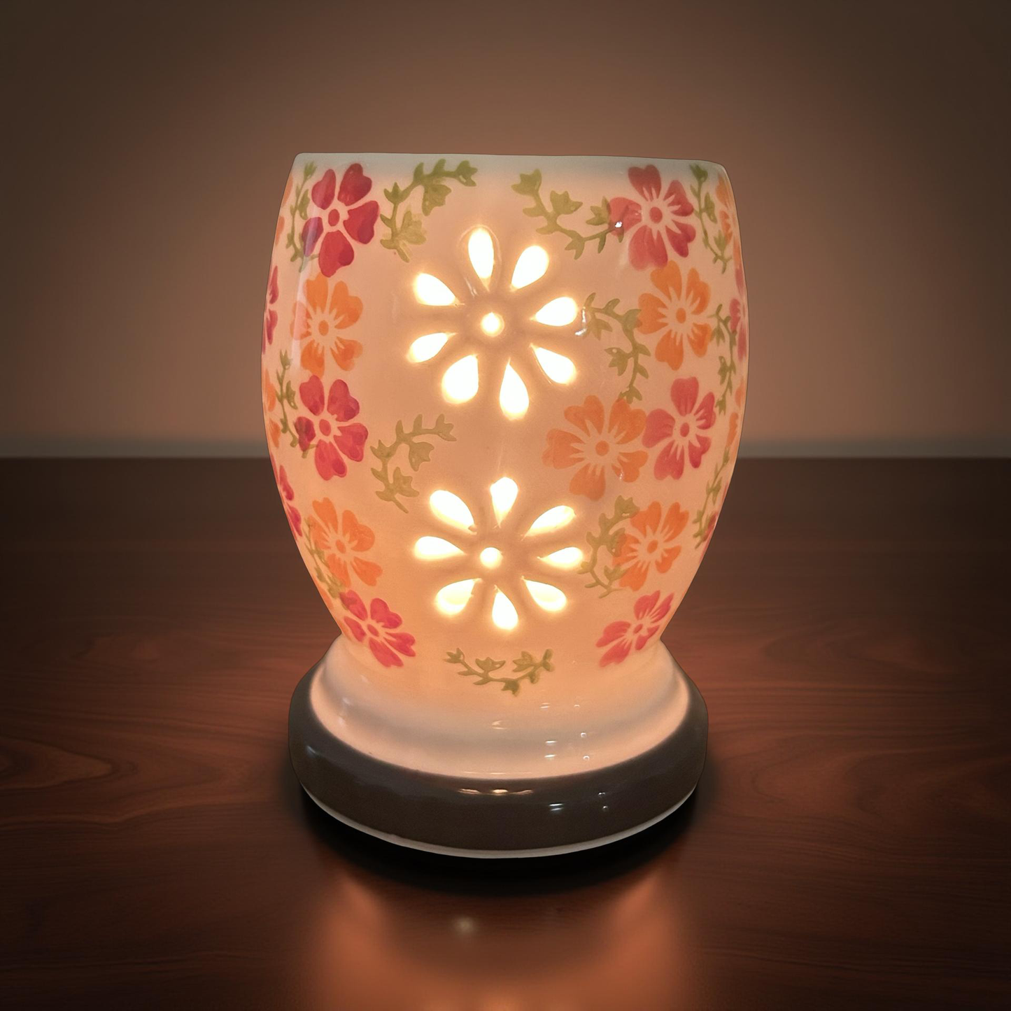 Elegant Ceramic Flower Cut Design Oil Diffuser Lamp