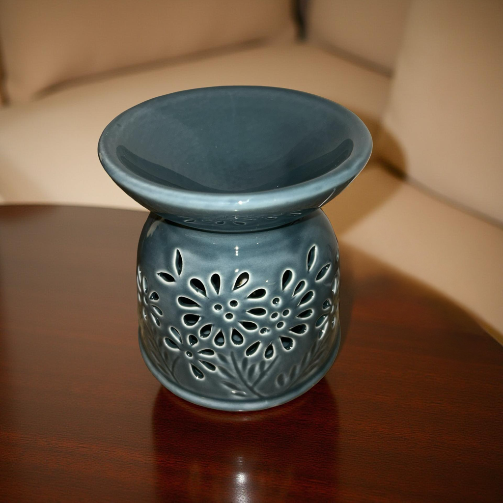Elegant Ceramic Flower Cut Design Oil Diffuser Lamp