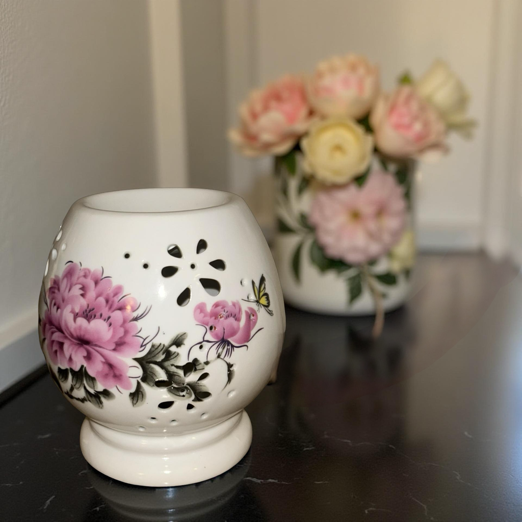 Elegant Ceramic Flower Cut Design Oil Diffuser Lamp
