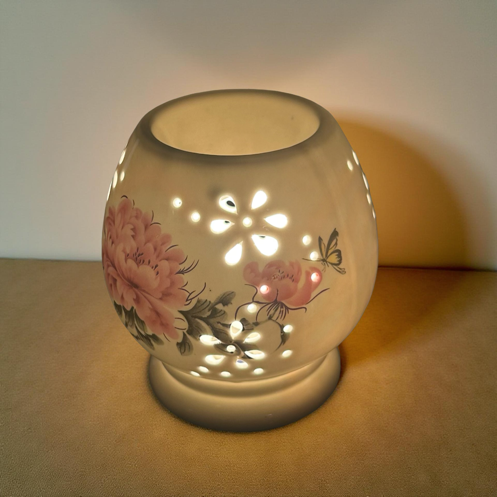 Elegant Ceramic Flower Cut Design Oil Diffuser Lamp