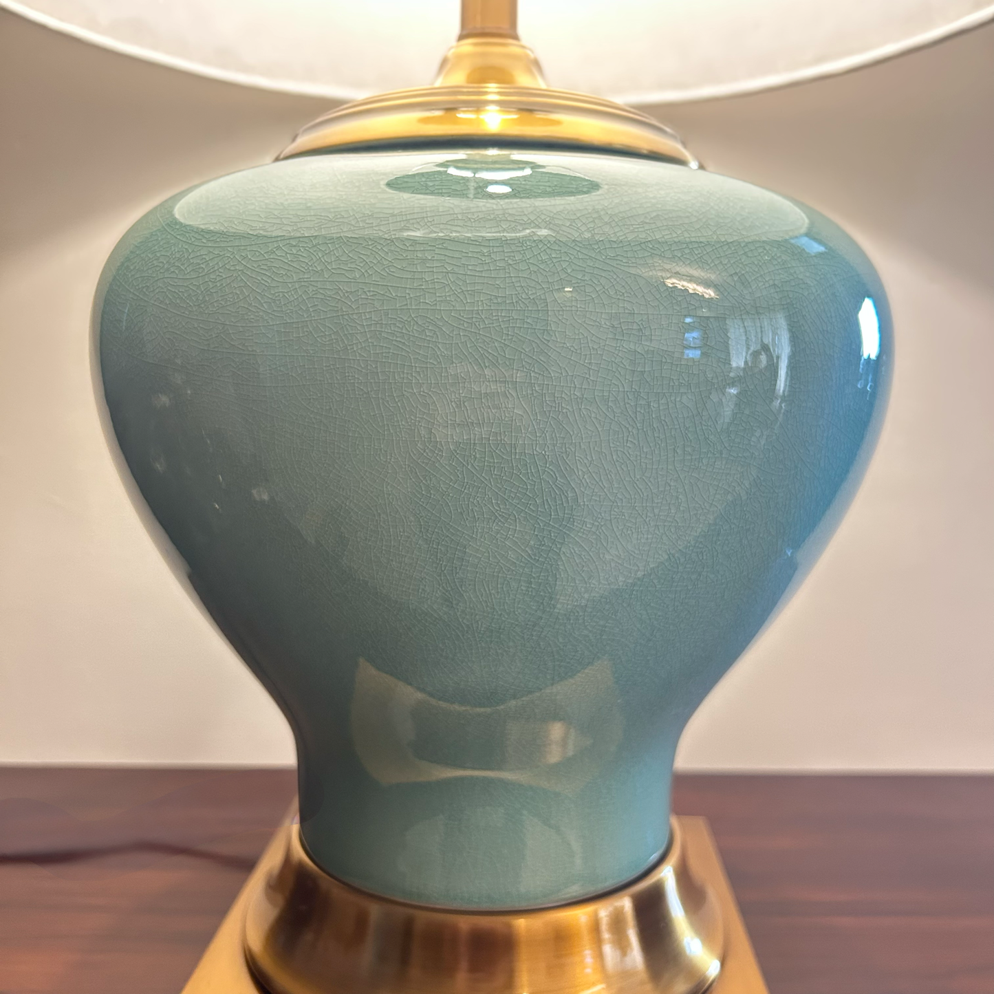 Luxury Jade Green Ceramic Lamp with Brass Base – Contemporary Table Lighting