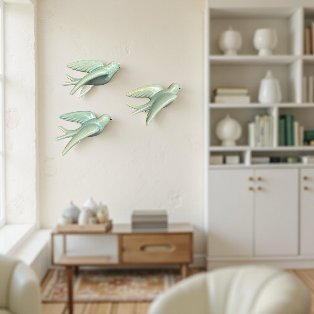 Elegant Bird Wall Décor towards Right Direction