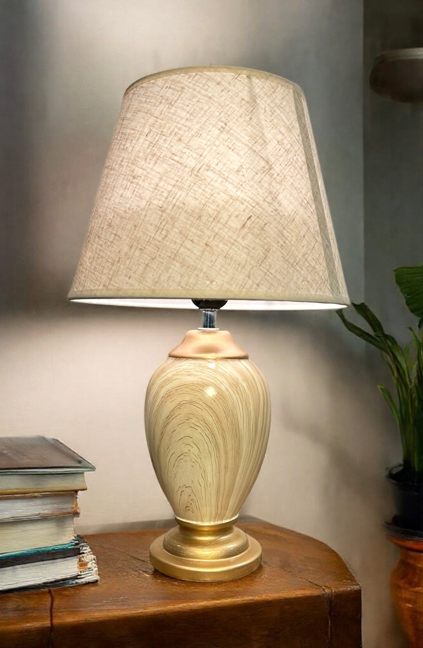 AuroLuxe Table Lamp