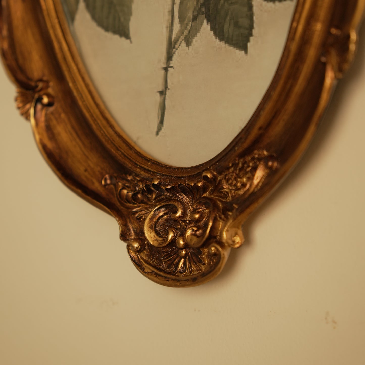 Luxury Baroque Style Gold Wall Frame with Floral Design