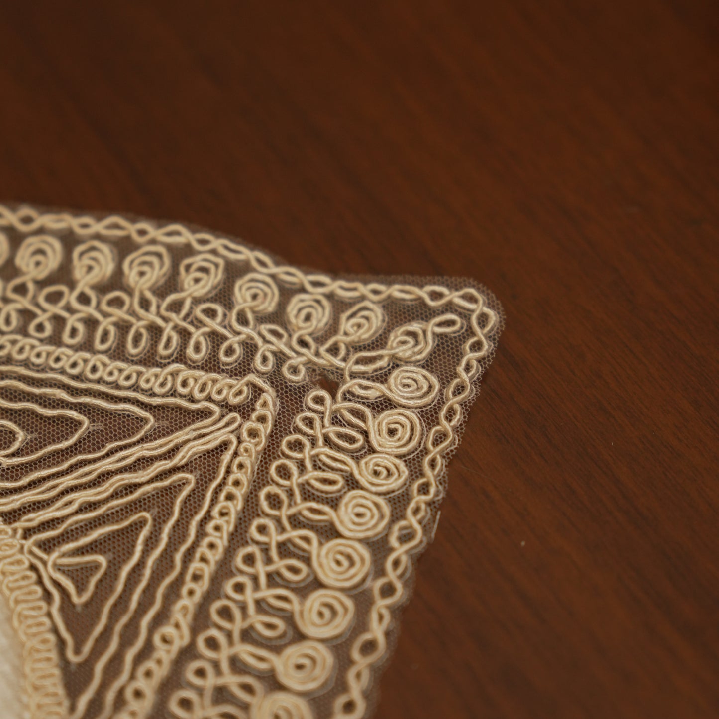 Elegant Round Off White Dining Table Mats (Set of 2)