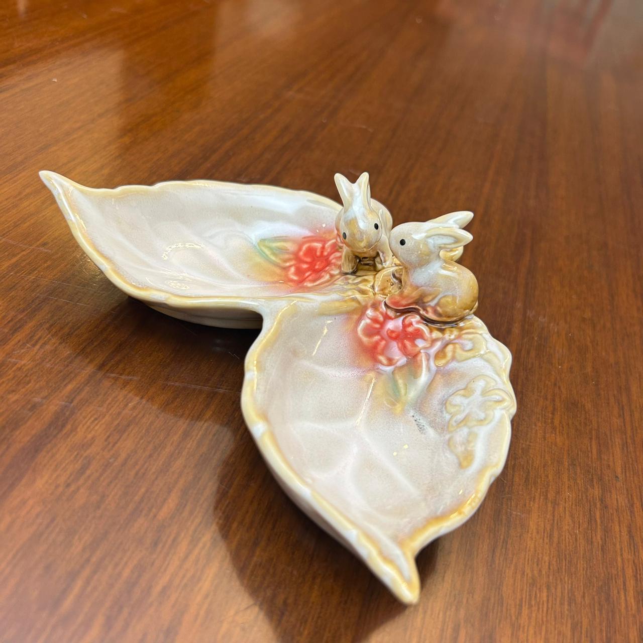The Leafy Hoppers – Ceramic Bunny Leaf Dish