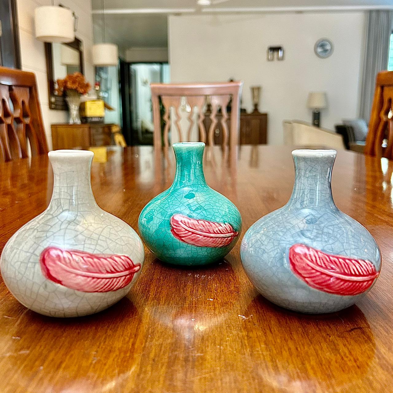 The Feather Muse Vase Set – Handcrafted Ceramic Mini Vases (Set of 3)