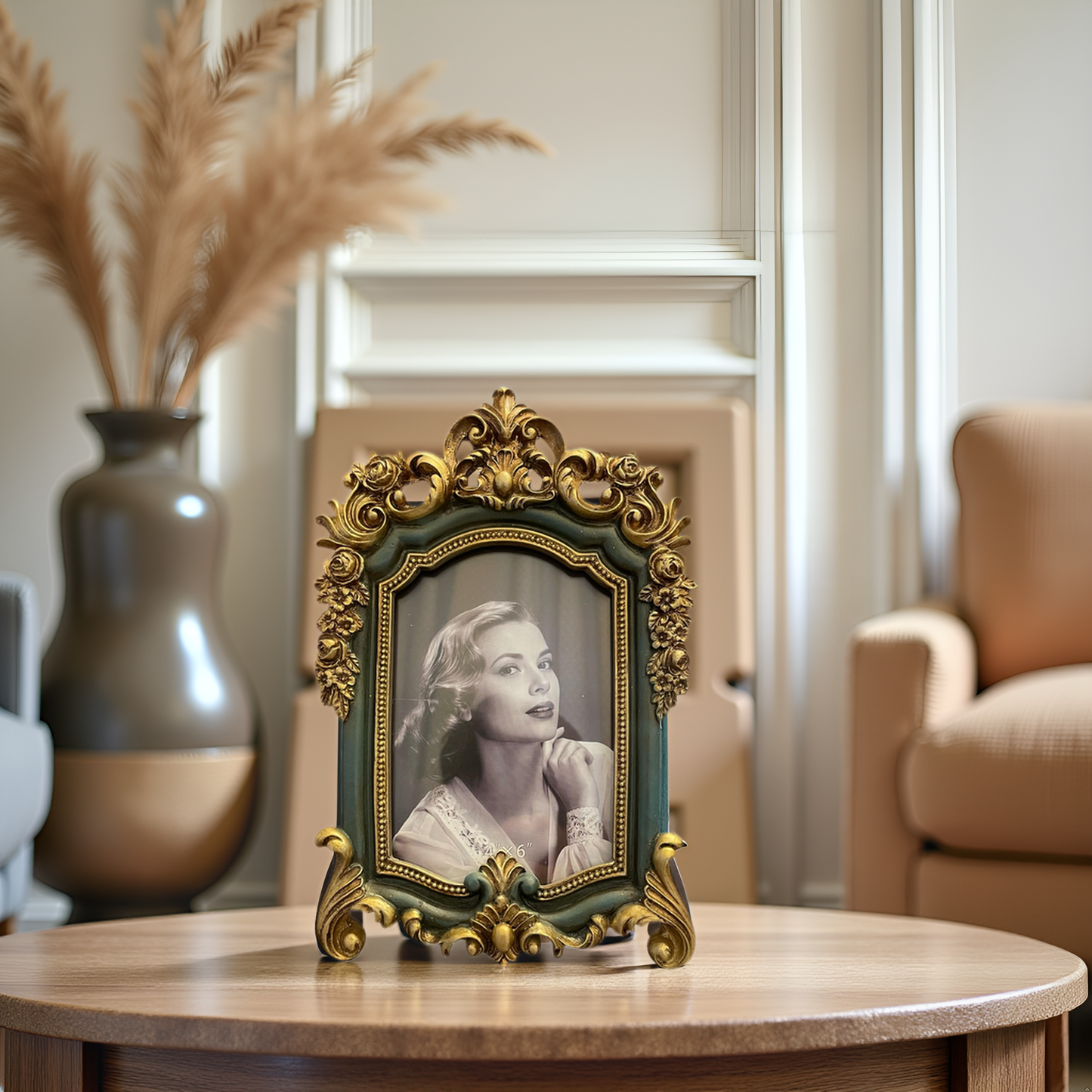 Elegant Tabletop Photo Frame (M)