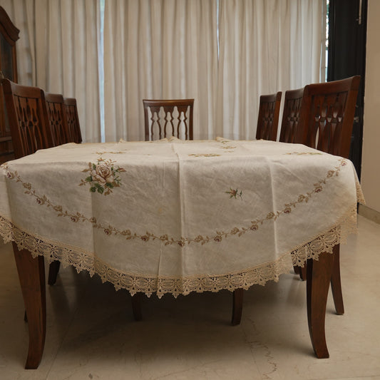 Cross-stitch rose round table sheet on a round dining table