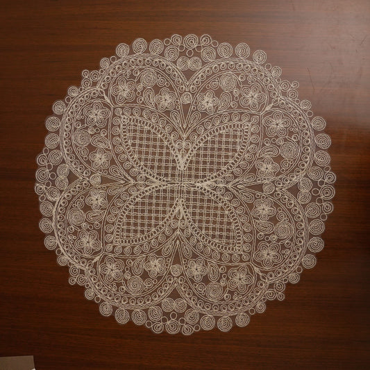 Ivory Four-Petal Lattice Lace XL Round Table Mat (Single)