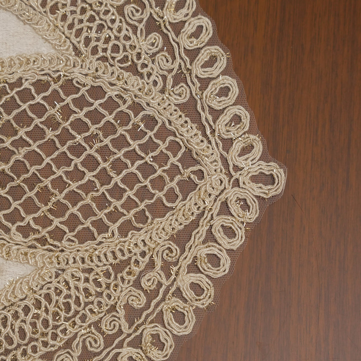 Ivory Satin Petal Lattice Lace Oval Table Mat (Set of 2)