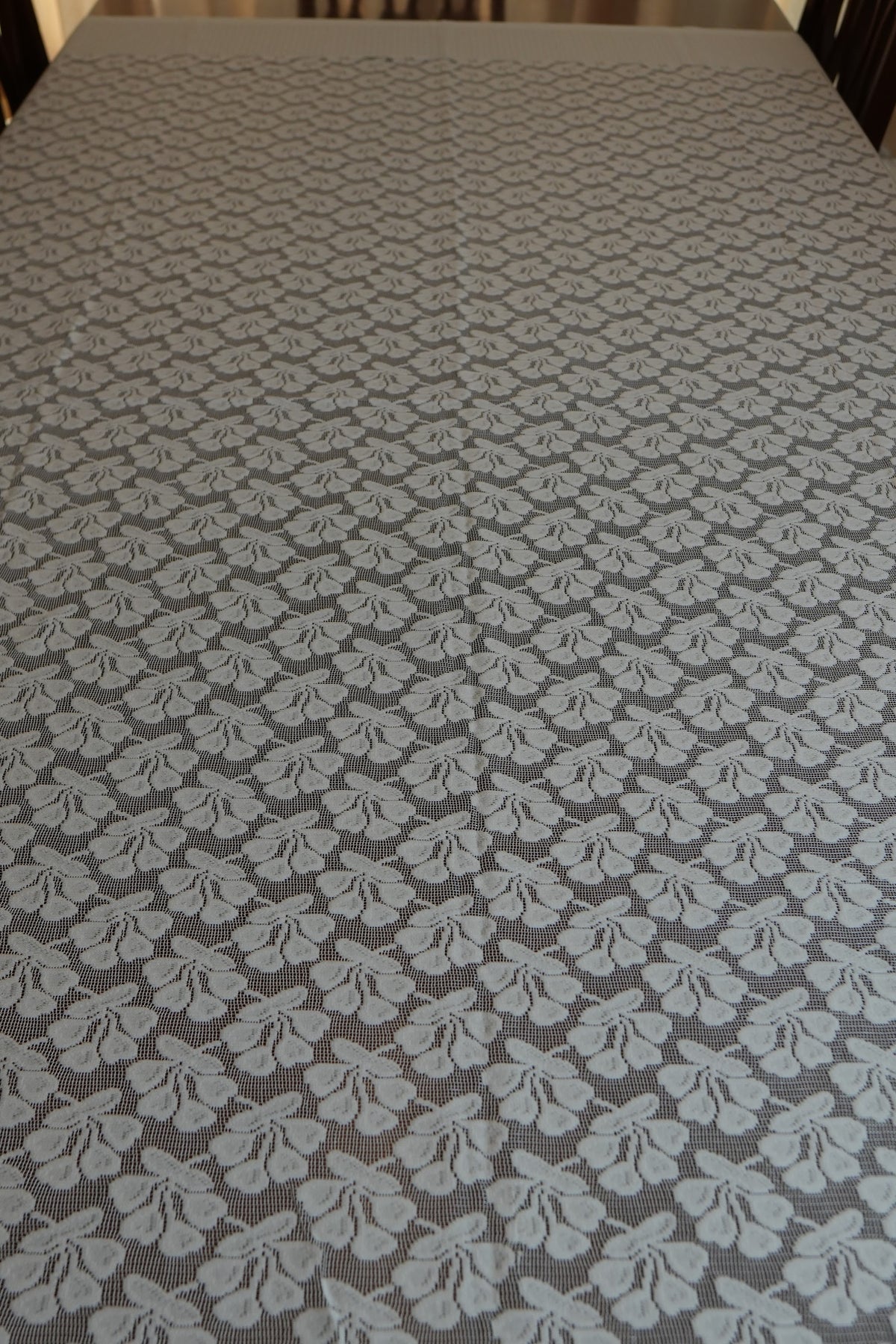White Floral Bow Lace Table Sheet (6 Seater)