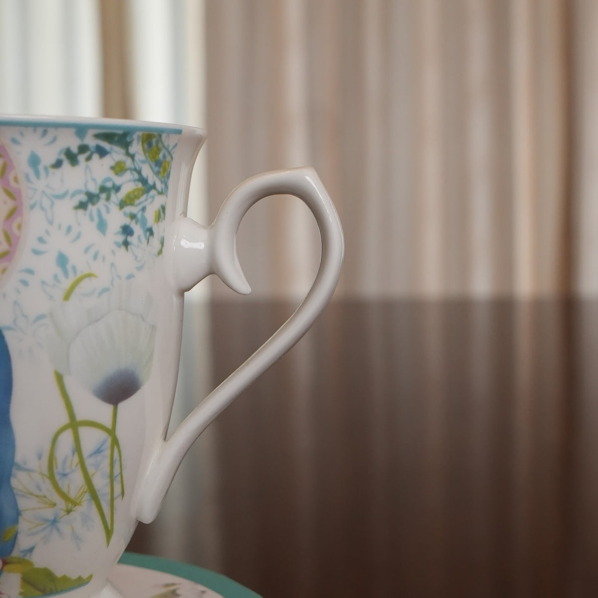 Peacock Garden Ceramic Mug with Round Gift Box