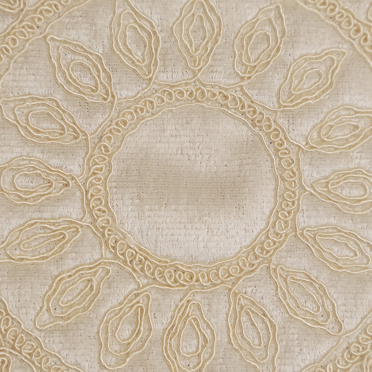 Cream Petal Ring Lace Round Table Mat (Set of 2)