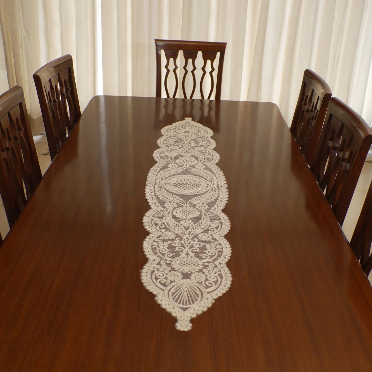 Beige Lattice Shell Lace Table Runner (Long)