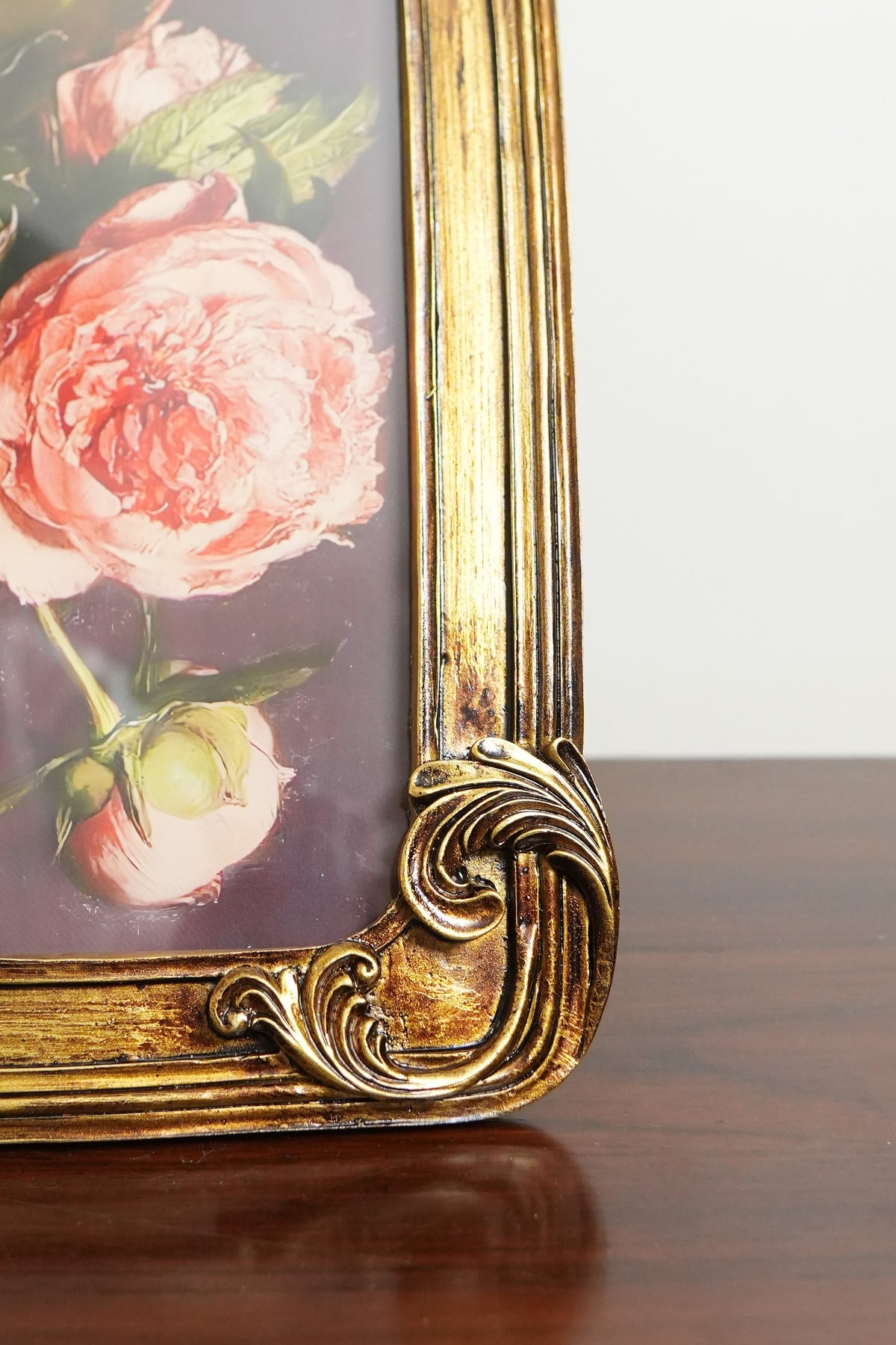 Antique Gold Scroll Photo Frame