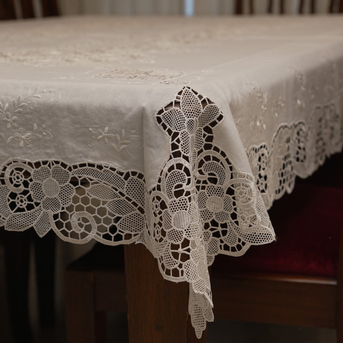 Corner drape showing the cutwork lace