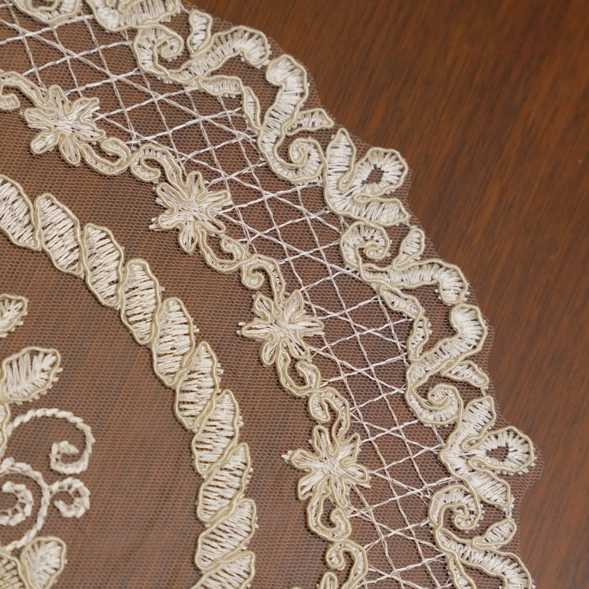 Ivory Rose Bouquet Sheer Lace Round Table Mat (Set of 2)