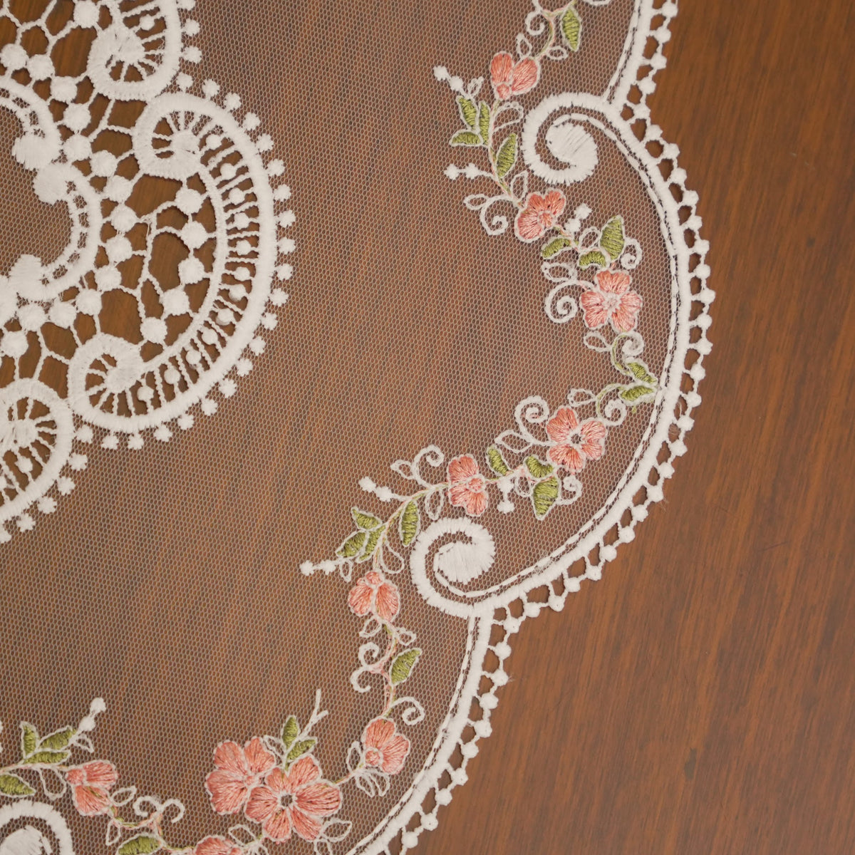 White Quatrefoil Lace & Pink Floral Small Round Table Mat (Set of 2)
