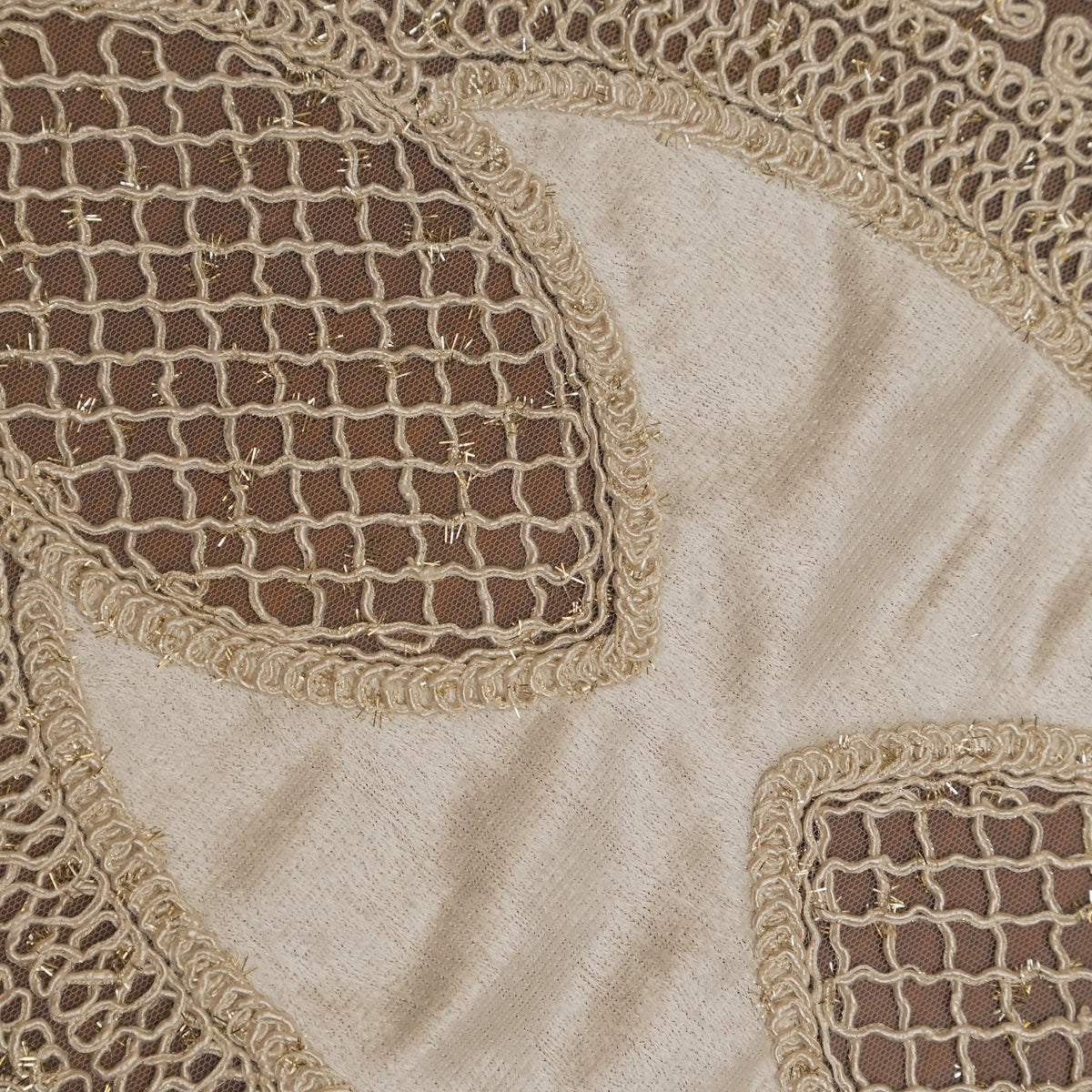 Ivory Satin Petal Lattice Lace Oval Table Mat (Set of 2)