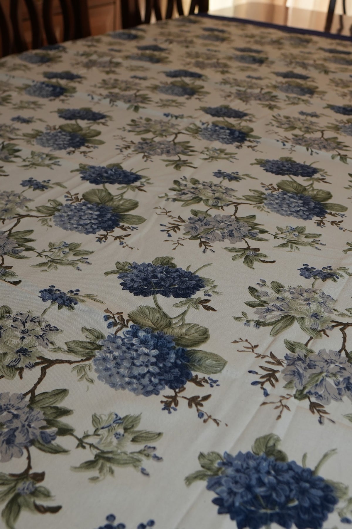 Blue Hydrangea Print Table Sheet with Blue Border (6 Seater)