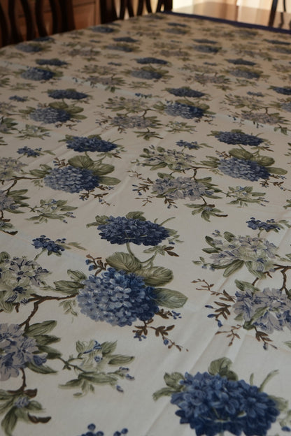 Blue Hydrangea Print Table Sheet with Blue Border (6 Seater)