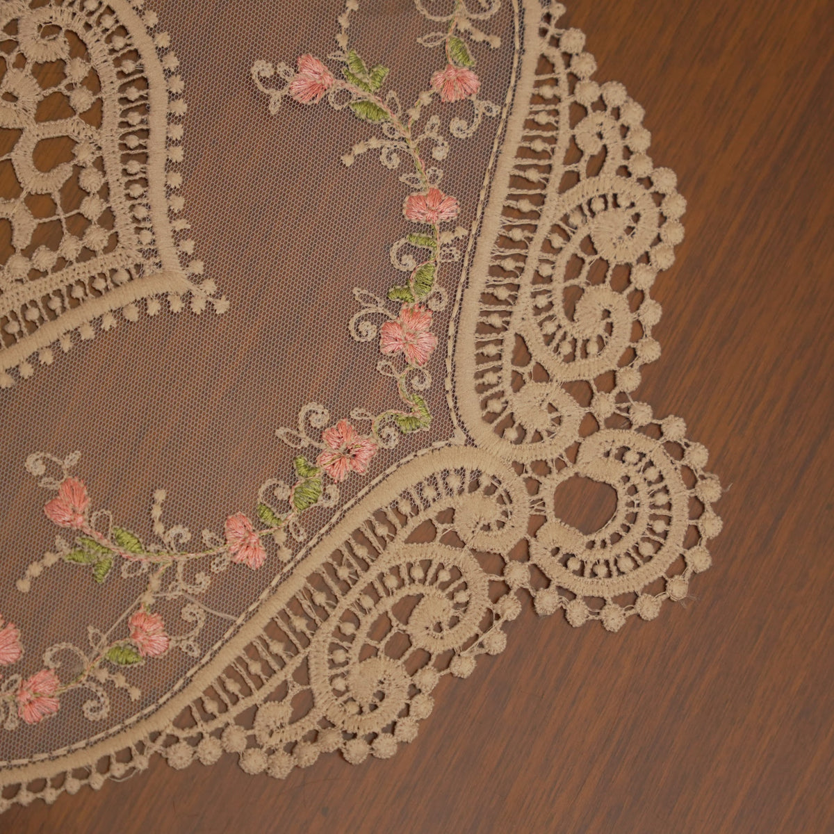 Gold Lace & Pink Floral Vine Sheer Oval Table Mat (Set of 2)
